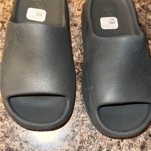 Black Yeezy slides